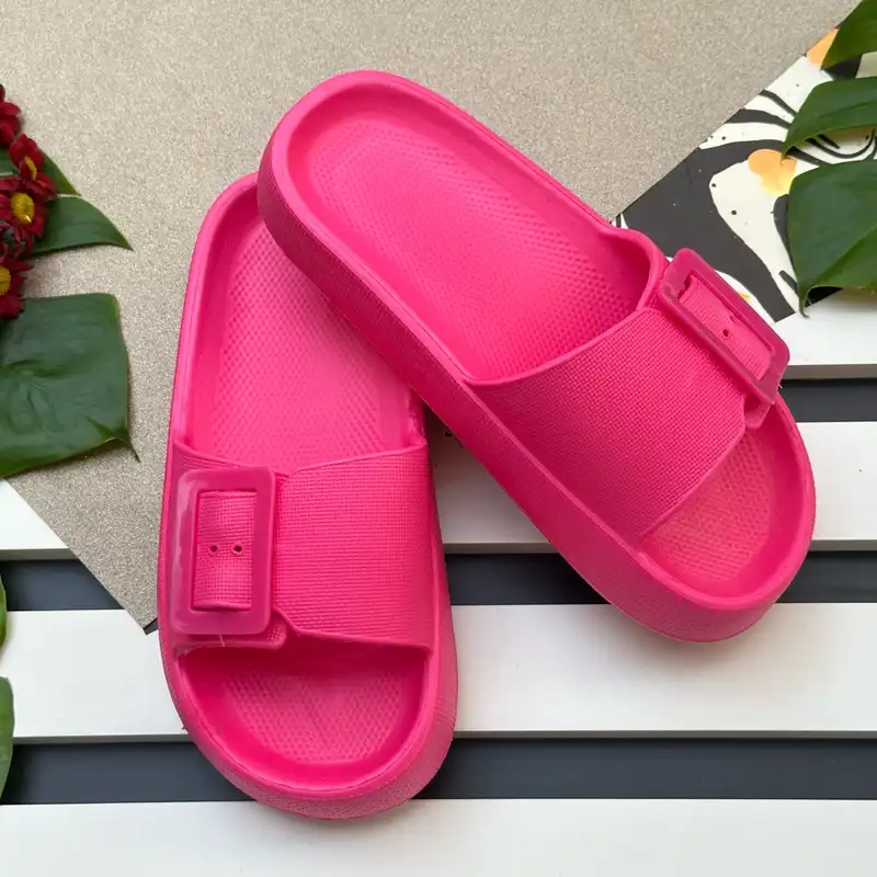 دمپایی زنانه مدل سگک دار رنگ سرخابی