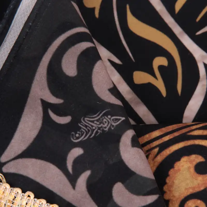 پرچم خدمتگزاران مدل کتیبه مذهبی محرم طرح چهار سلام زیارت عاشورا کد 4000576