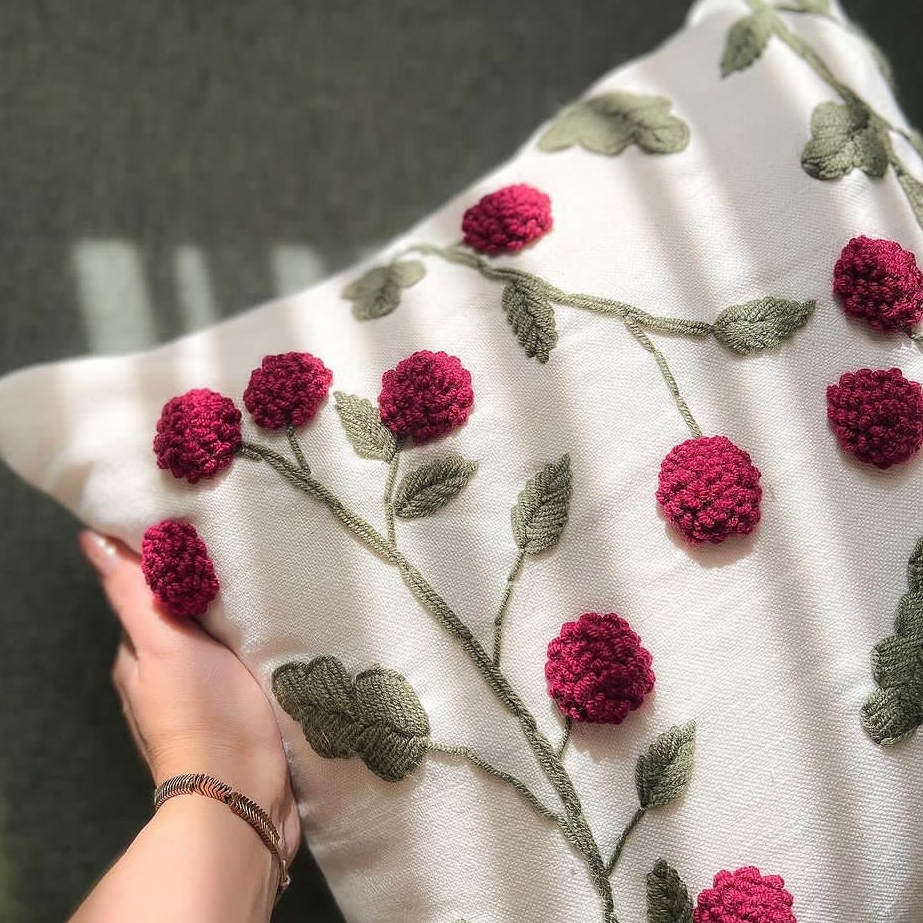 کوسن سوزن دوزی مدل یلدا