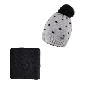 ست کلاه و شال گردن بافتنی بچگانه طرح خالدار مدل تک پوم KST-103