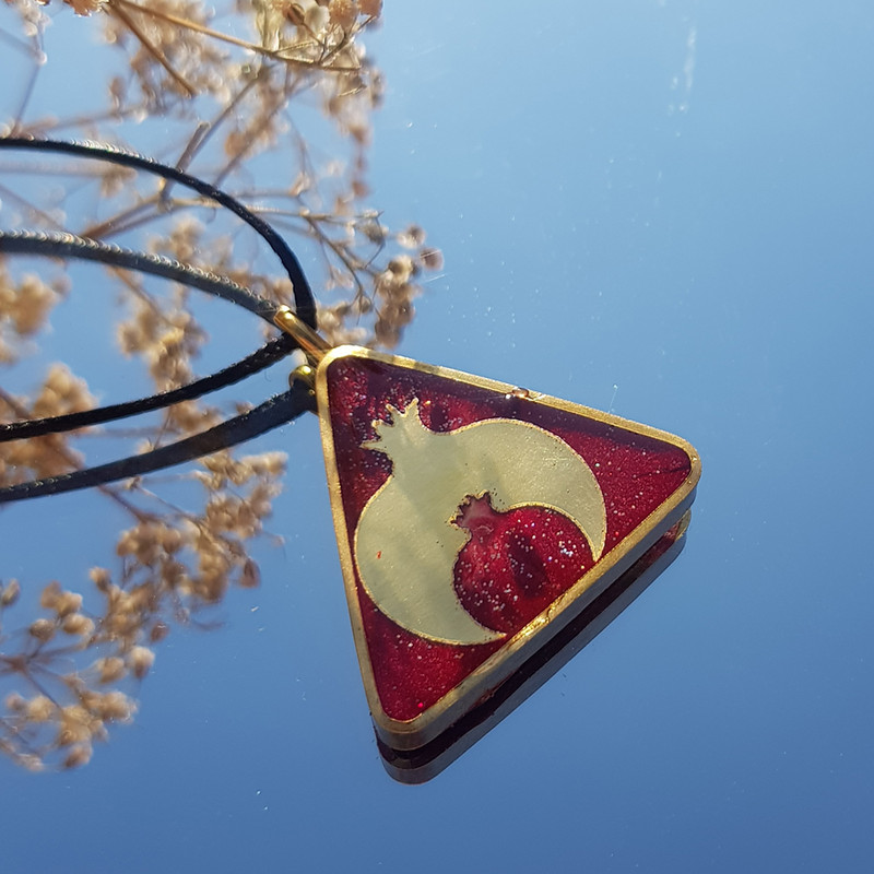 گردنبند دخترانه مدل رزینی طرح انار