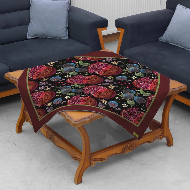 رومیزی ریحانلوکس مدل انار یلدا RH126 سایز 97x97 سانتی‌متر