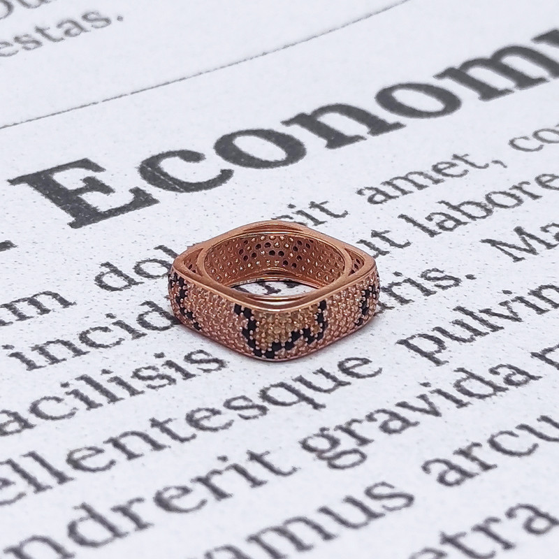 انگشتر نقره زنانه سلین کالا مدل پوست ببری COD-14