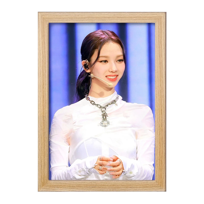 تابلو خندالو مدل کارینا گروه  آسپا Aespa  کد 19713