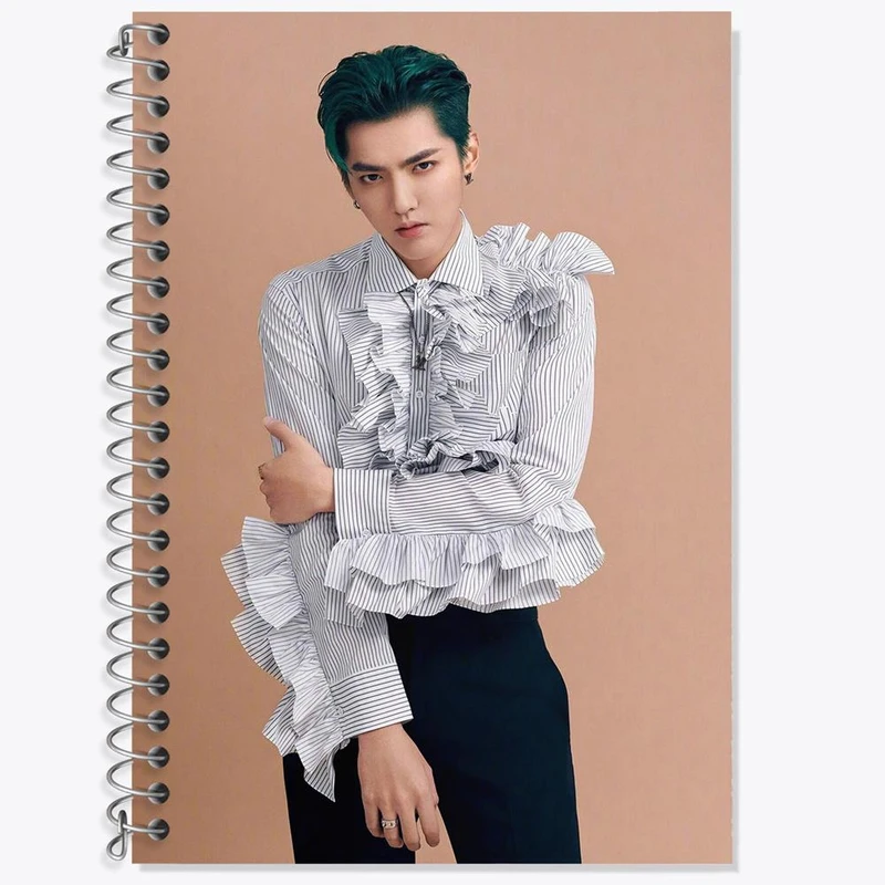 دفتر زبان 50 برگ خندالو مدل سه خط طرح کریس وو گروه اکسو EXO کد 13421