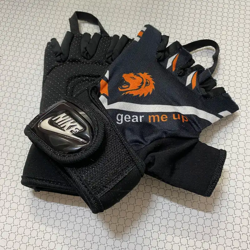 دستکش بدنسازی مدل قلاب دار کف بالشتکی کد 0476685