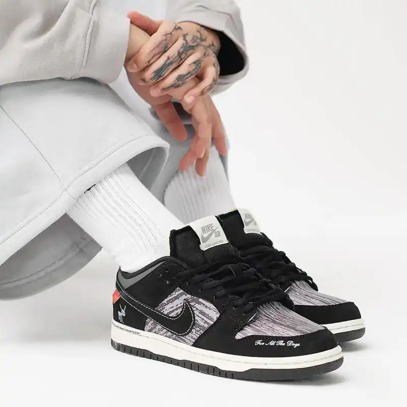 کفش پیاده روی مدل Sb Dunk Low for all the dogs