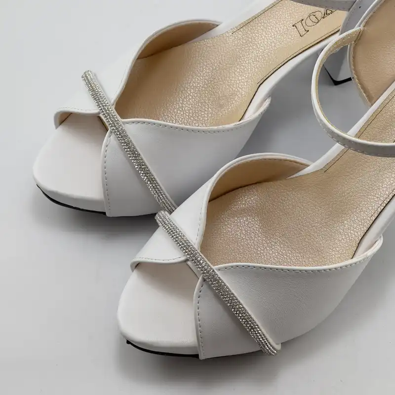 صندل زنانه مدل نگینی