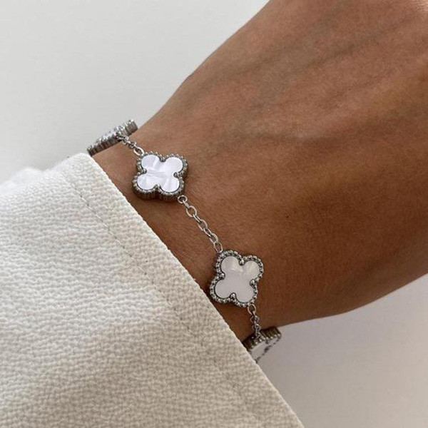 دستبند زنجیری نقره زنانه مدل ونکلیف دستبند زنجیری نقره زنانه مدل ونکلیف