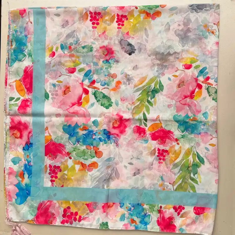 روسری زنانه مدل نخی گلدار کد 8