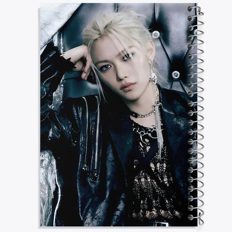 دفتر شطرنجی 50 برگ خندالو طرح فلیکس استری کیدز (Stray Kids) کد F5556