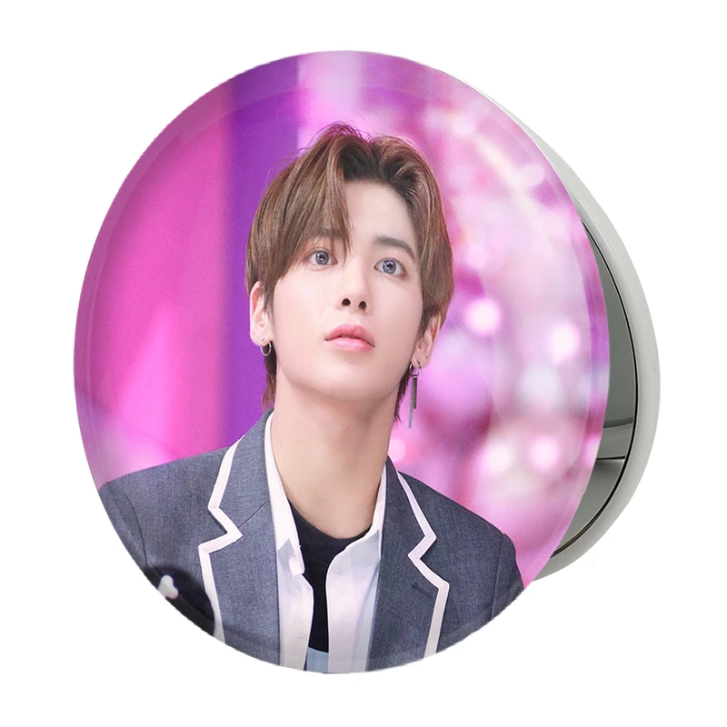 آینه جیبی خندالو طرح تهیون گروه تی اکس تی TXT مدل تاشو کد 11830 