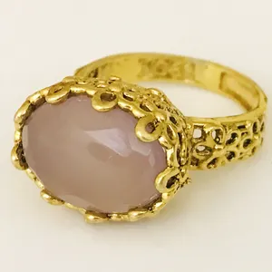 انگشتر نقره زنانه مدل شبکه زنی روکش طلا  با عقیق یمانی