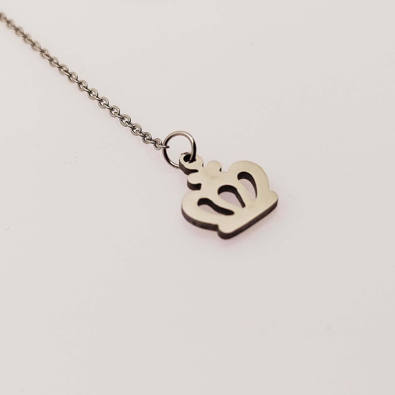 گوشواره زنانه مدل بخیه ای طرح تاج کد 506GUZ