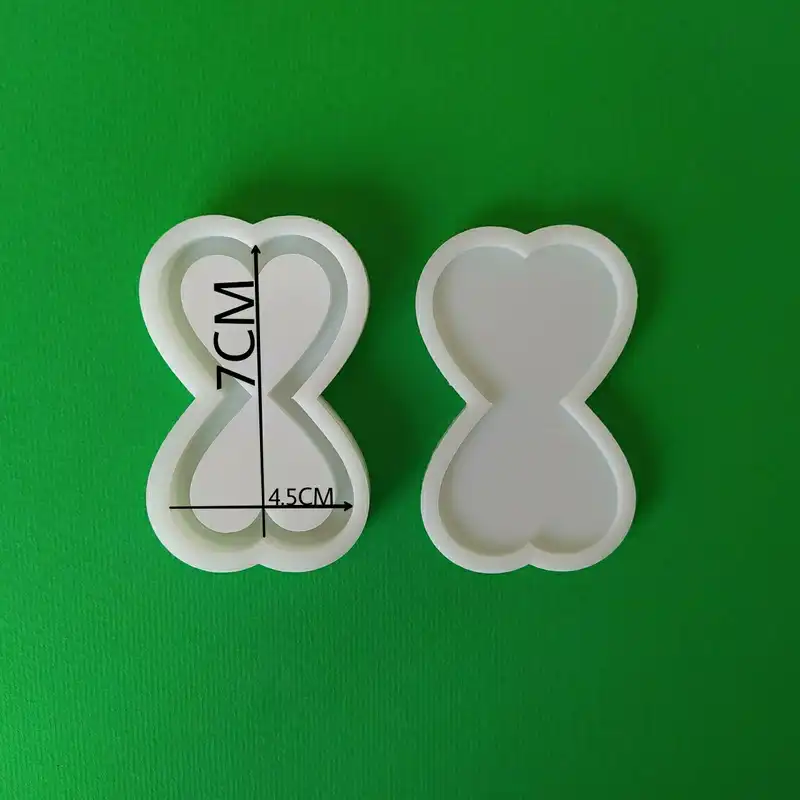 قالب رزین مدل جاکلیدی آکواریومی طرح ساعت شنی قلبی مجموعه 2 عددی