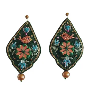 گوشواره دست دوز زنانه مدل پَرگُشا