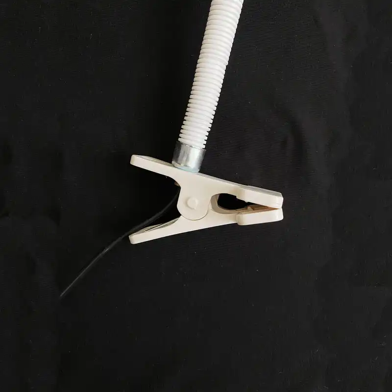 چراغ مطالعه مدل گیره ای