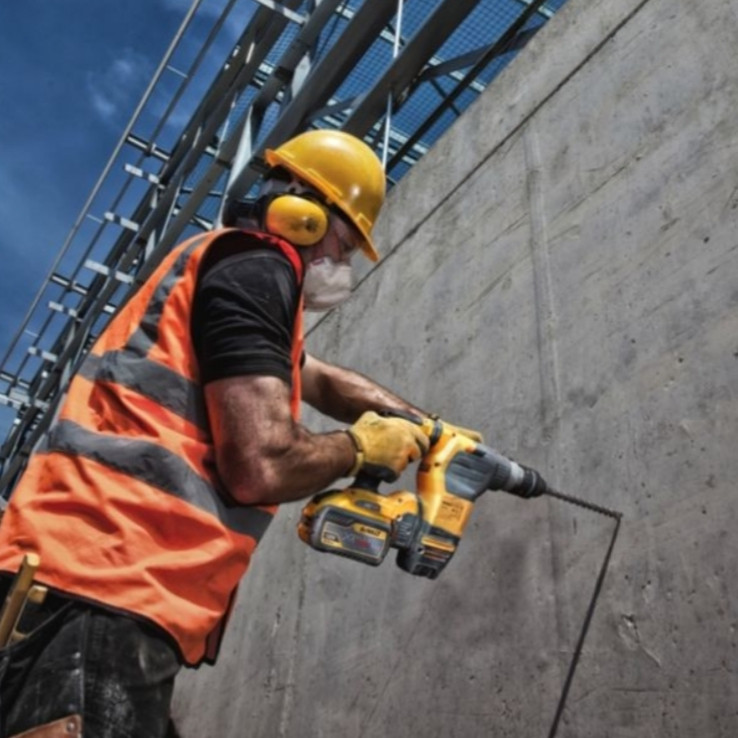 مته چهار شیار دیوالت مدل SDS-Plus DT9540-QZ سایز 10