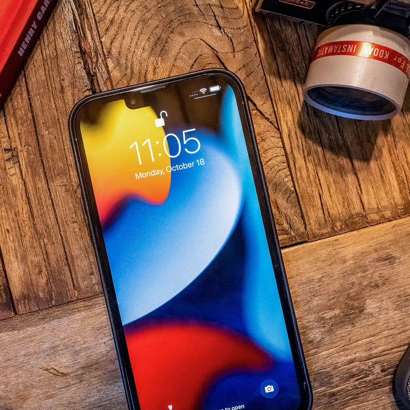  محافظ صفحه نمایش گرین مدل Steve Glass مناسب برای گوشی موبایل اپل iPhone 13ProMax