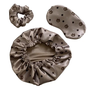 کلاه زنانه مدل ساتن دورو به همراه چشم بند و کش مو