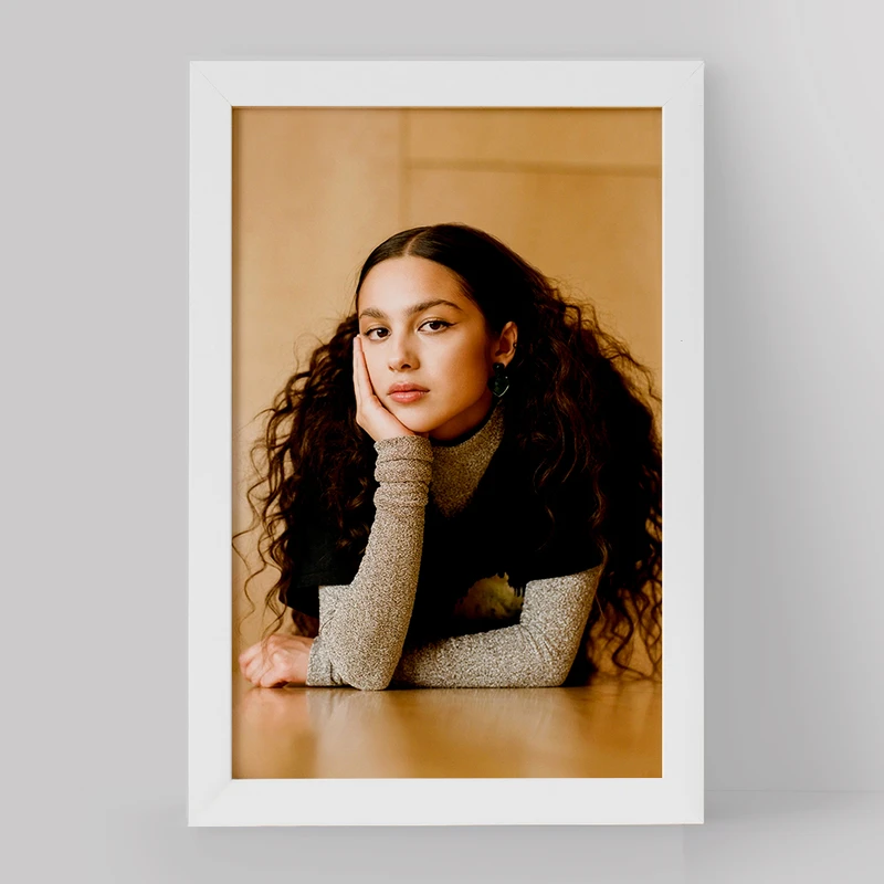 تابلو خندالو مدل اولیویا رودریگو Olivia Rodrigo کد 19270