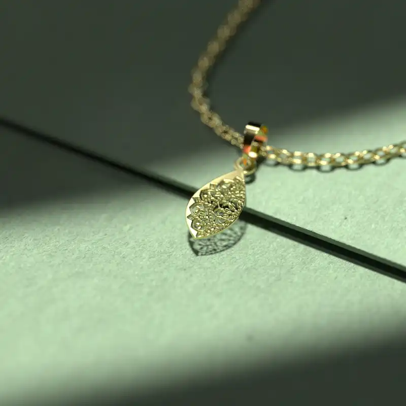 گردنبند طلا 18 عیار زنانه مدوپد مدل تخم مرغ کد CA10444