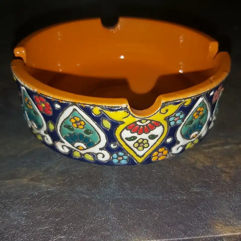 زیرسیگاری طرح سنتی