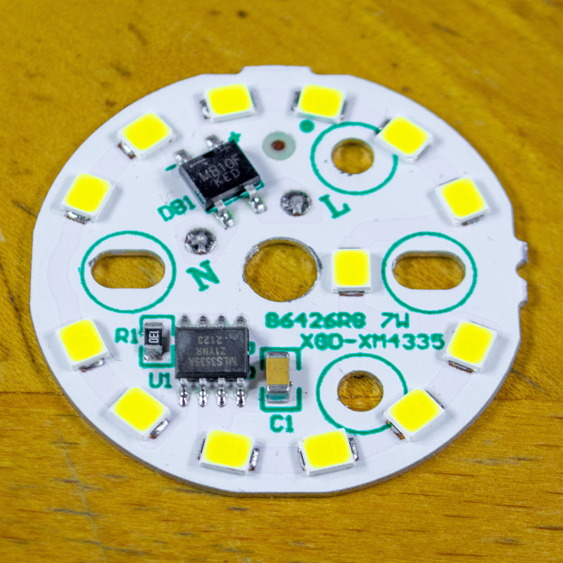 چیپ لامپ ال ای دی 7 وات مدل XGD کد 220V چیپ لامپ ال ای دی 7 وات مدل XGD کد 220V
