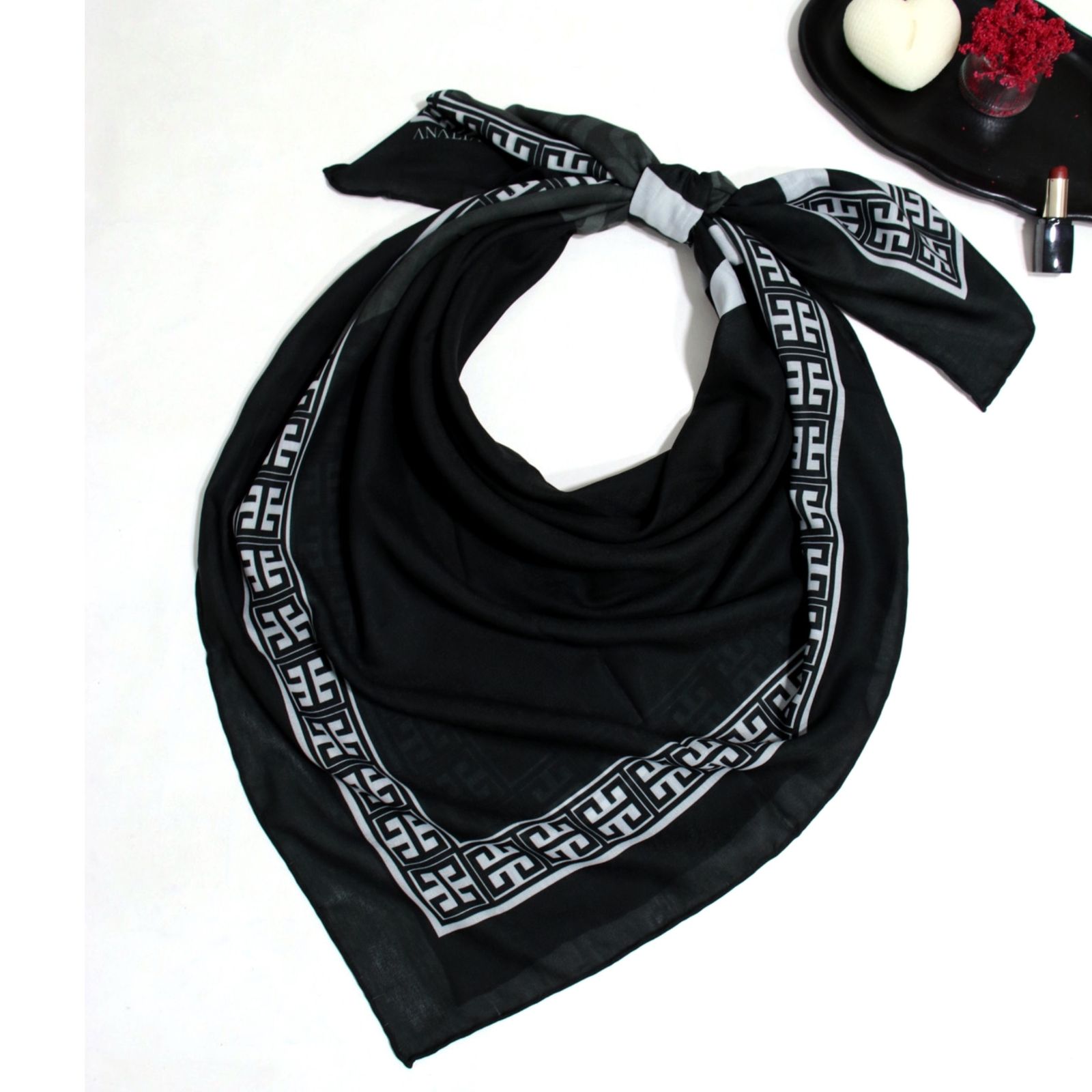 روسری زنانه مدل نخی حاشیه دار دست دوز کد 6080 - - 2