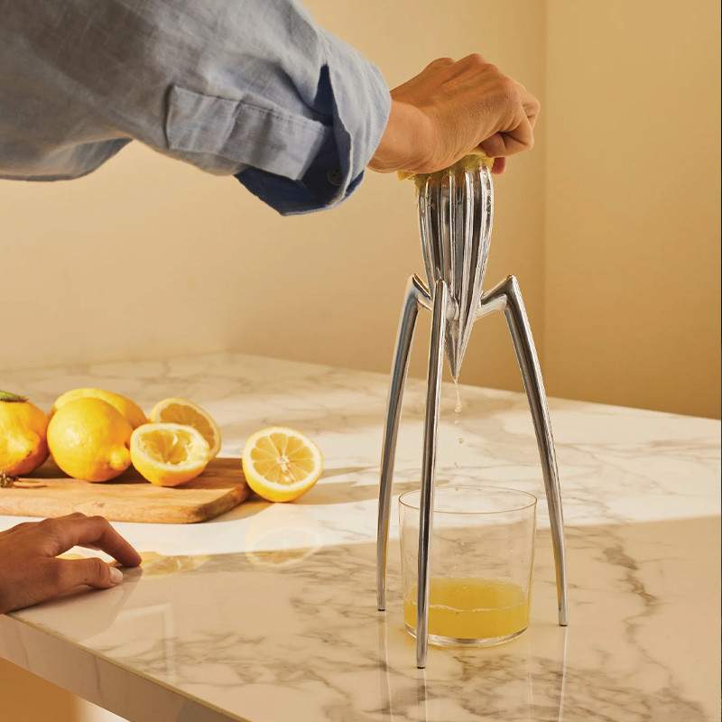آبمیوه گیری دستی السی مدل JuicySalif
