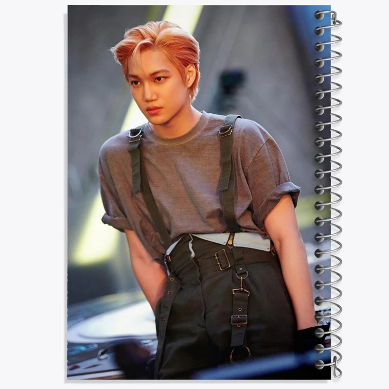 دفتر مشق 100 برگ خندالو طرح کای گروه اکسو EXO کد 13397