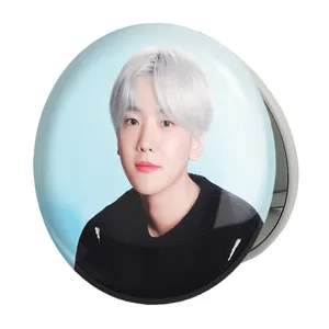 آینه جیبی خندالو طرح بکهیون گروه اکسو EXO مدل تاشو کد 13609 