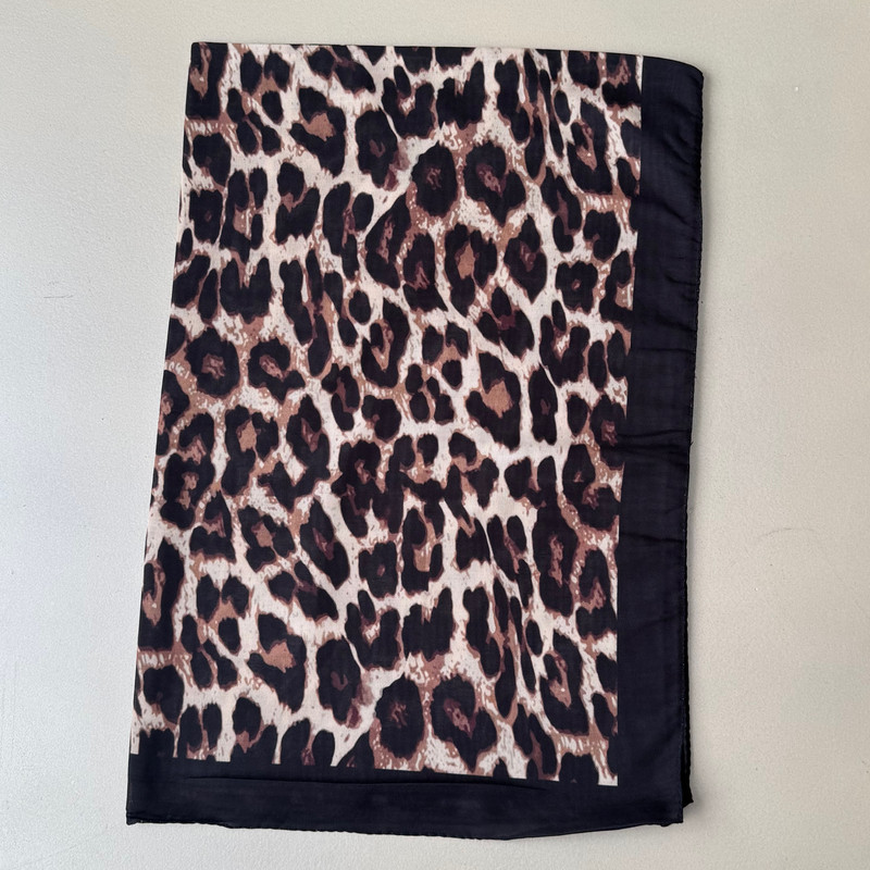 شال زنانه مدل نخی پلنگی