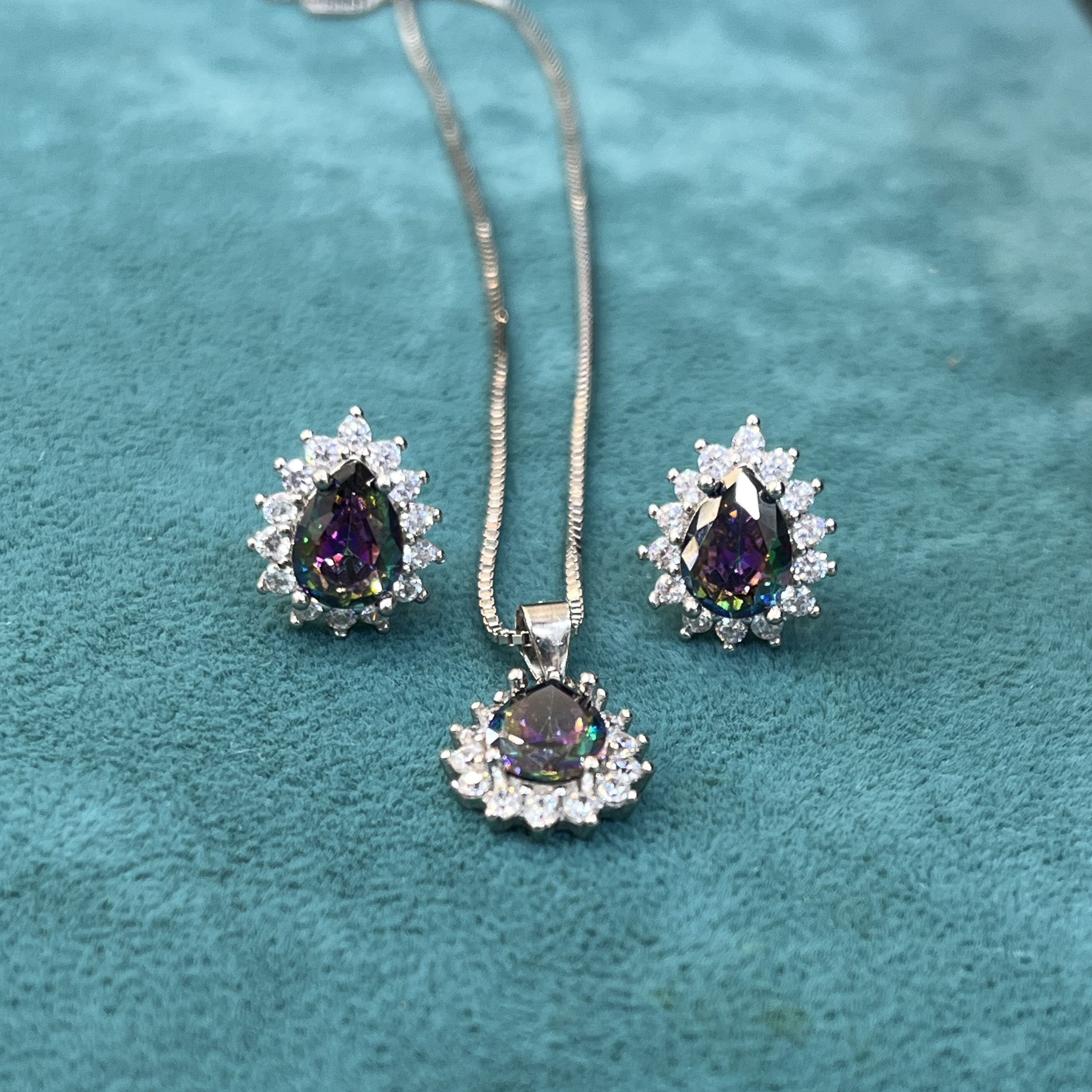 نیم ست نقره زنانه مدل جواهری نگین های اتریشی و روکش آب رادیوم کد 0017