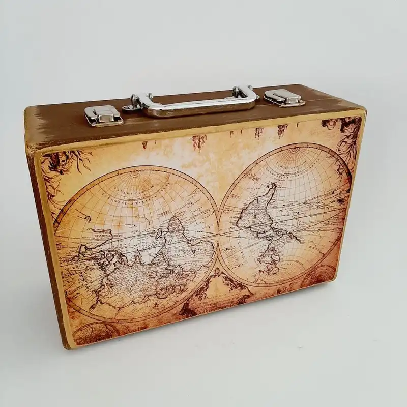 جعبه هدیه مدل چمدان چوبی طرح نقشه کهن کد WS10