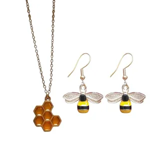 نیم ست دخترانه مدل زنبور عسل کد mn87