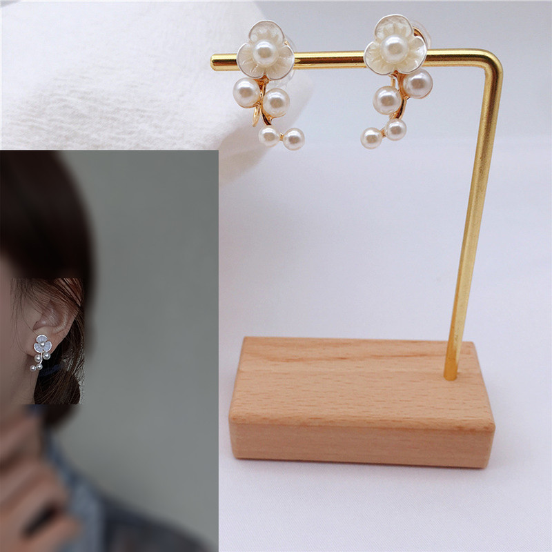 گوشواره زنانه مدل خوشه مروارید کد 00729 گوشواره زنانه مدل خوشه مروارید کد 00729