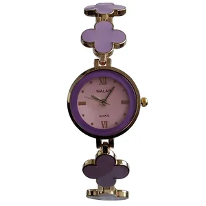 ساعت مچی عقربه ای دخترانه والار مدل بندفلزی ظریف طرح گل کد vio25
