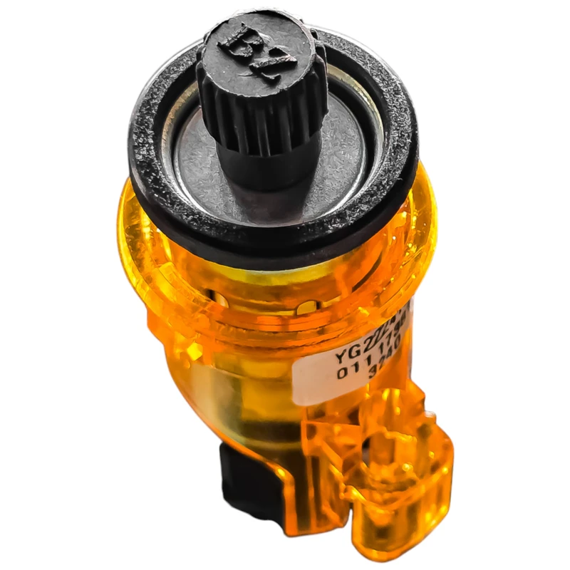 فندک خودرو آماتاصمد مدل 001619 مناسب برای پژو ۴۰۵ و پارس و سمند