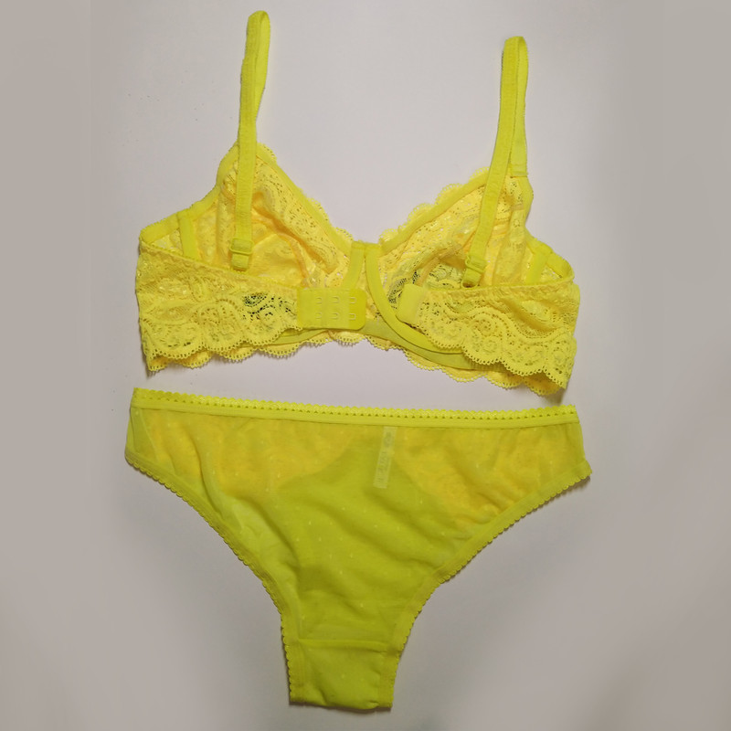 ست شورت و سوتین زنانه مدل گیپور فنردار پارچه فرانسوی کد 0152