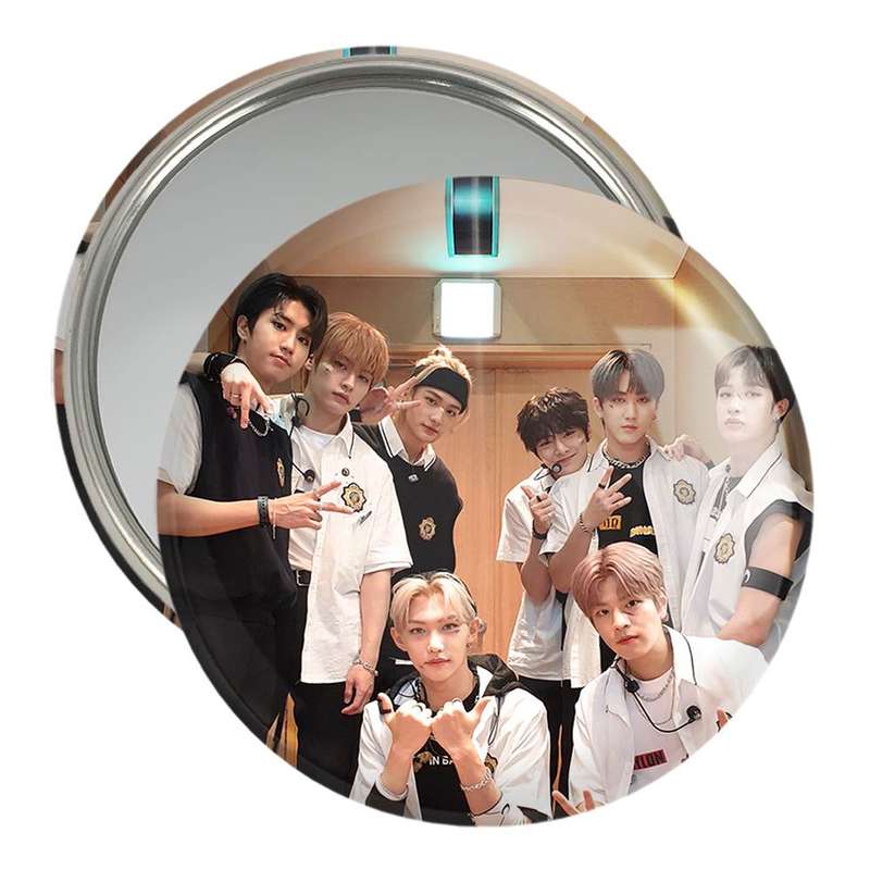 آینه جیبی خندالو مدل گروه استری کیدز Stray Kids  کد 11849