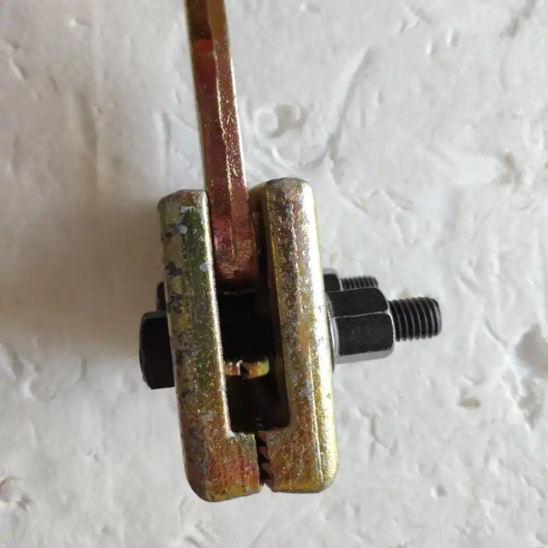 گیره صافکاری شاسی کش خودرو مدل TGF 1014