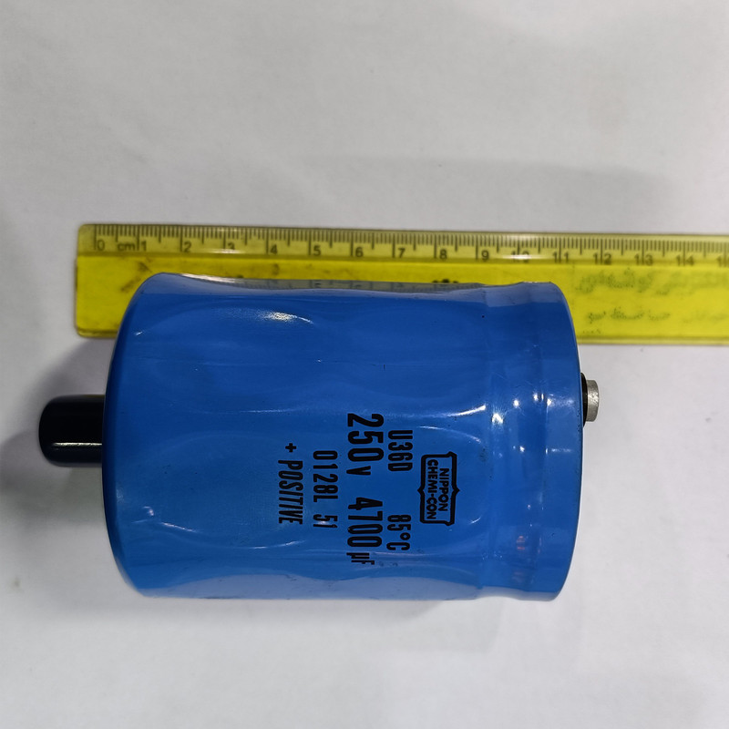 خازن 4700 میکروفراد 250 ولت مدل POSITIVE