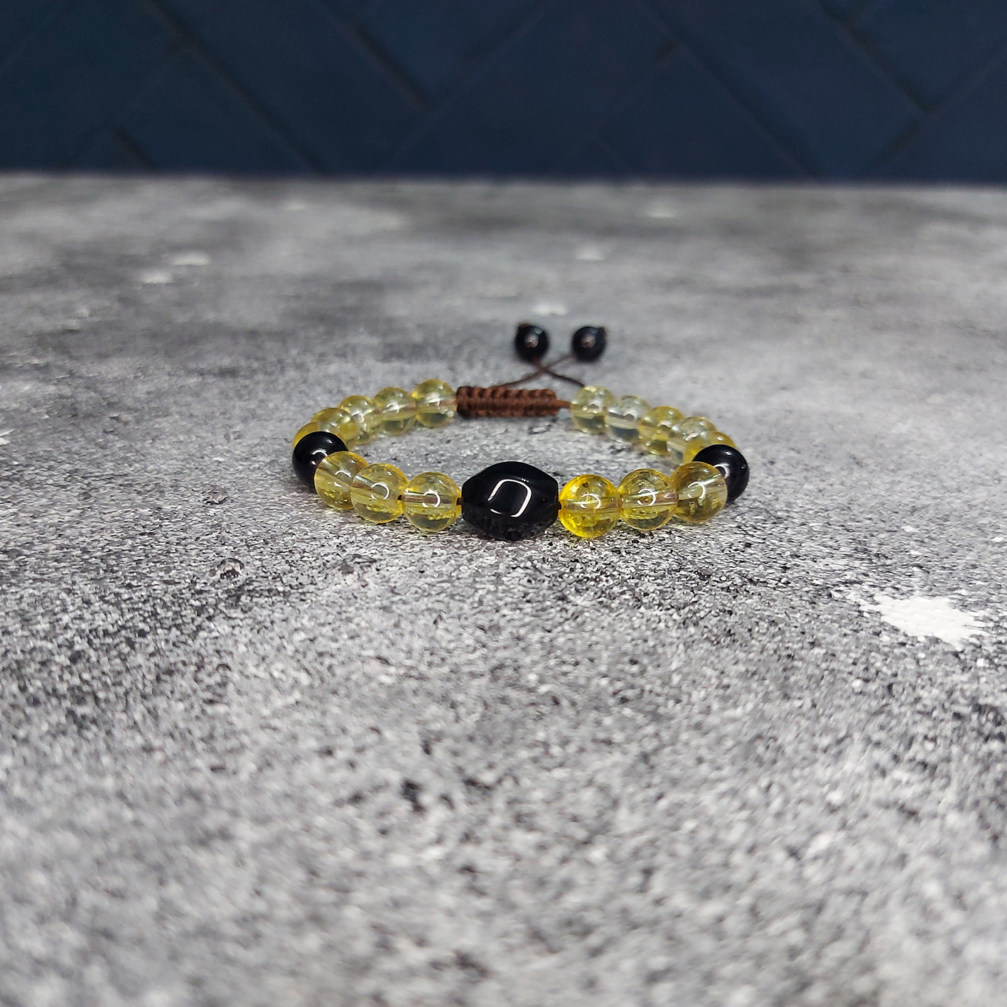 دستبند ناماسته مدل عقیق سیاه و سیترین کد 83 دستبند ناماسته مدل عقیق سیاه و سیترین کد 83