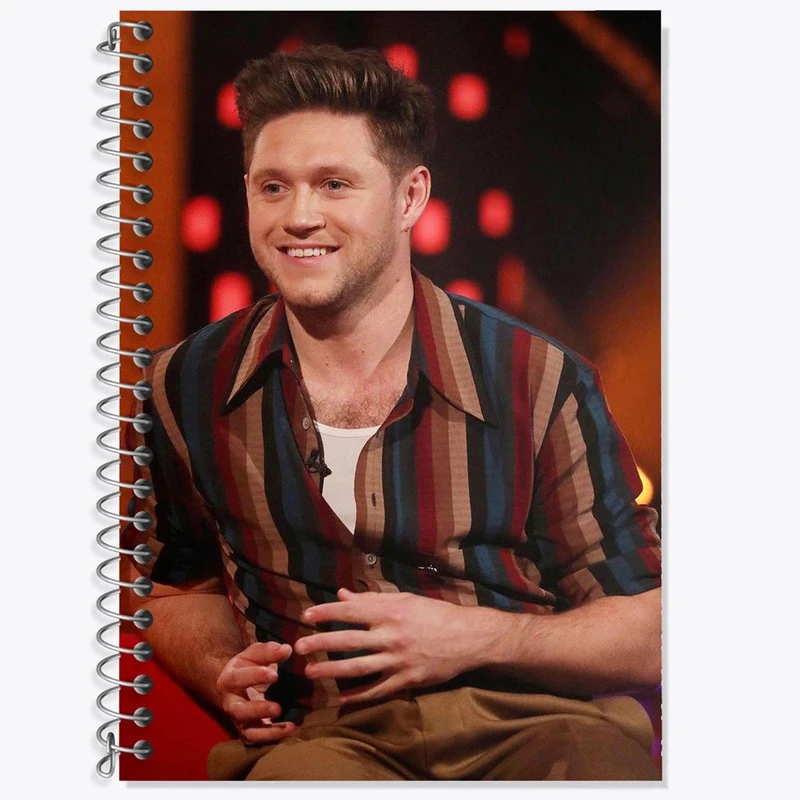 دفتر زبان 50 برگ خندالو مدل سه خط طرح نایل هوران گروه موسیقی وان دایرکشن One Direction کد 18897