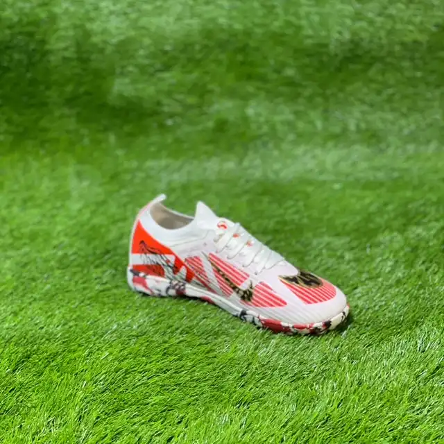 کفش فوتبال پسرانه مدل استوک ریز NI0026