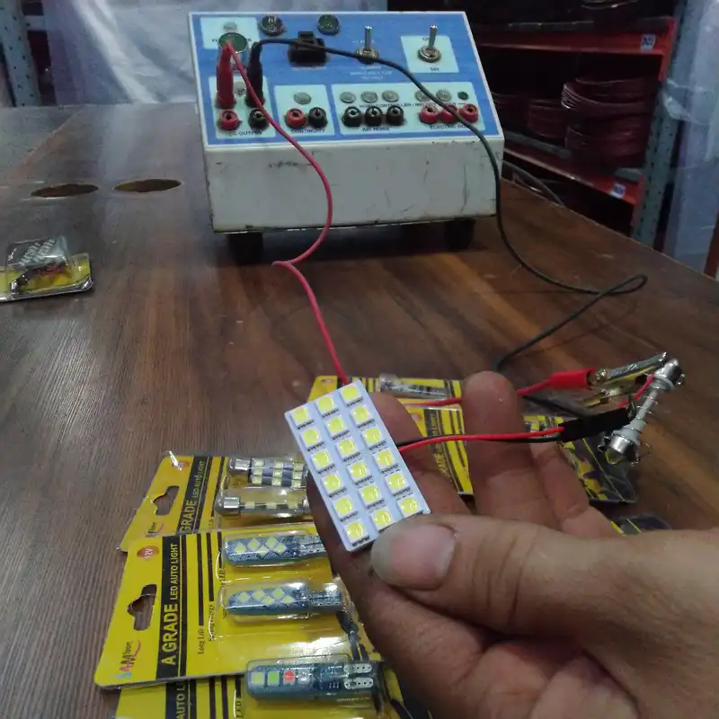 لامپ سقفی خودرو سام مدل POWER 18