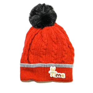 کلاه بافتنی بچگانه مدل ساده منگوله دار