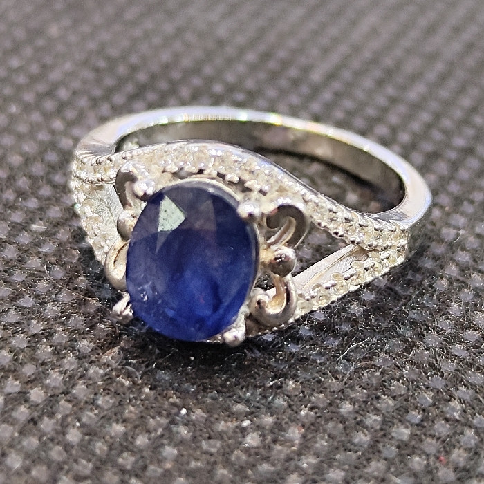 انگشتر نقره زنانه مدل سنگ یاقوت کبود آفریقایی کد 357 انگشتر نقره زنانه مدل سنگ یاقوت کبود آفریقایی کد 357