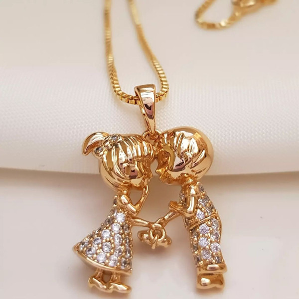 گردنبند دخترانه ژوپینگ مدل دختر پسر قلبی 1245 گردنبند دخترانه ژوپینگ مدل دختر پسر قلبی 1245